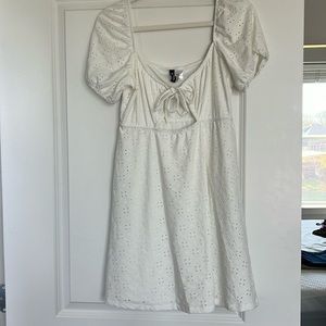 H&M White keyhole dress size M